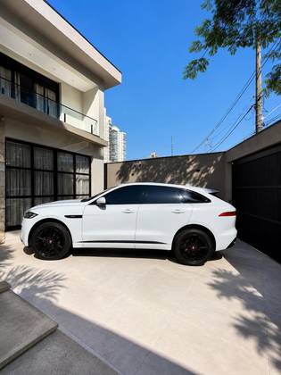 JAGUAR F-PACE 2.0 16V INGENIUM R-SPORT AWD 4P AUTOMÁTICO JAGUAR F-PACE 2.0 16V INGENIUM R-SPORT AWD 4P AUTOMÁTICO